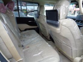 TOYOTA Land Cruiser Wagon ZX 7-seater Pearl White 2023′ J5FB6