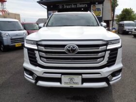 
									TOYOTA Land Cruiser Wagon ZX 7-seater Pearl White 2023′ J5FB6 full								