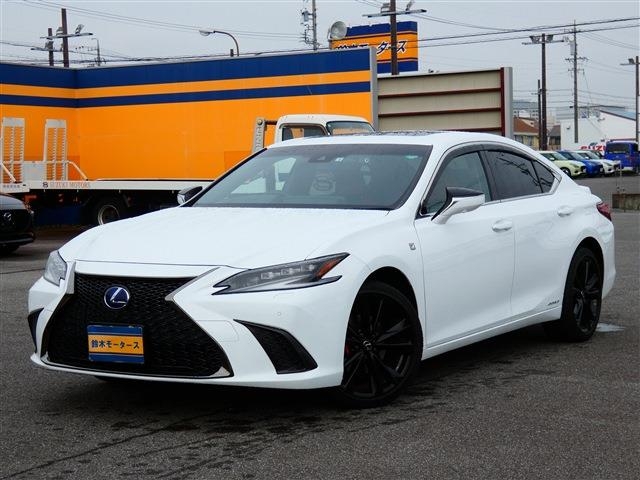 Lexus ES ES300h F SPORT Pearl White 2022′ JKFA1