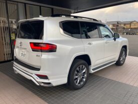 TOYOTA Land Cruiser Wagon ZX   Modelista Aero – Unused Pearl White 2023′ JWB67