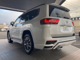 
									TOYOTA Land Cruiser Wagon ZX   Modelista Aero – Unused Pearl White 2023′ JWB67 full								