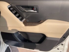 
									TOYOTA Land Cruiser Wagon ZX   Modelista Aero – Unused Pearl White 2023′ JWB67 full								