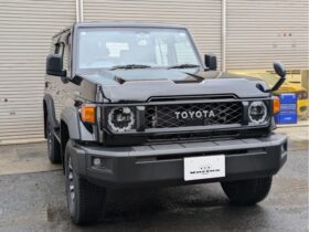 
									TOYOTA Land Cruiser Wagon AX Black 2024′ JZQI1 full								