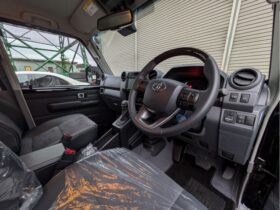 
									TOYOTA Land Cruiser Wagon AX Black 2024′ JZQI1 full								