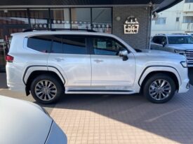 TOYOTA Land Cruiser Wagon ZX ◎ Modelist Aero Parts Set A Pearl White 2023′ K965R