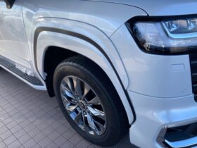 
									TOYOTA Land Cruiser Wagon ZX ◎ Modelist Aero Parts Set A Pearl White 2023′ K965R full								