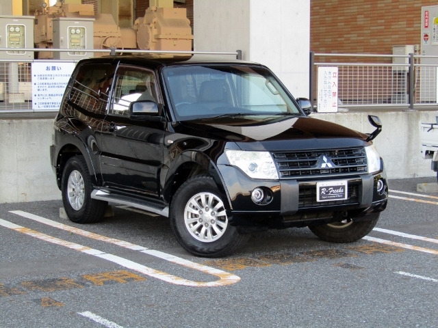 MITSUBISHI Pajero 3.0 Short VR-I 4WD Black 2010′ KEFGX