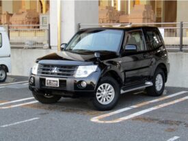 MITSUBISHI Pajero 3.0 Short VR-I 4WD Black 2010′ KEFGX