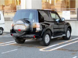 MITSUBISHI Pajero 3.0 Short VR-I 4WD Black 2010′ KEFGX