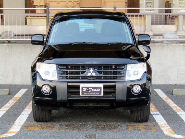MITSUBISHI Pajero 3.0 Short VR-I 4WD Black 2010′ KEFGX