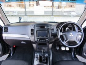 
									MITSUBISHI Pajero 3.0 Short VR-I 4WD Black 2010′ KEFGX full								
