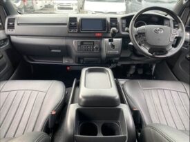 TOYOTA Hiace Van Super GL Dark Prime 2 Pearl White 2023′ KXQIN