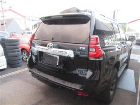TOYOTA Land Cruiser Prado 2.7 TX L Package 7 Persons Black 2023′ LPKTM